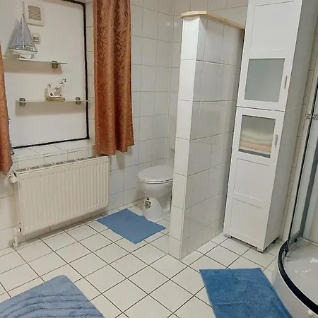 Gemuetliche In Mit Terrasse Apartamento Prerow